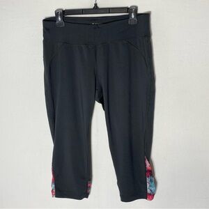 Tek Gear Yoga Black Capri Leggings with Floral Accents L Activewear Workout